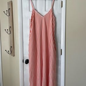 Striped maxi dress with pockets